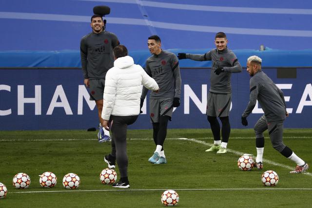 官宣：湖人双向合同签7尺中锋 新秀年场均3+3